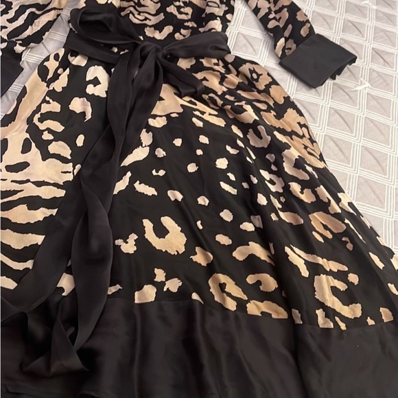 Zara Black and Tan Wrap Dress with Notched Collar - Picture 3 of 9